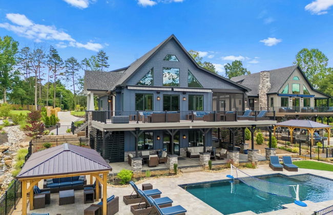 Blue Heron & Gray Fox by Avantstay 2 Lakefront Homes, Sleeps 44 Pool, Dock, Theater - Photo 3