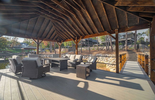 Blue Heron by Avantstay Lakefront, Dock, Pool, Theater Sleeps 22 - Photo 14