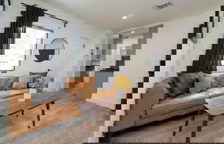 Foto 2 - Fun 5BR House Near DTLA