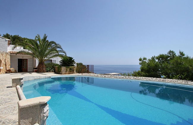 Fantastic Villa With Private Swimming Pool, Garage, Bbq, Patio, Wifi and the sea - Photo 18