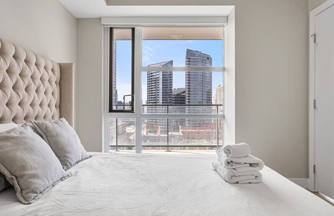 DT Upscale Corner Unit Tower Views Free Parking - Foto 20