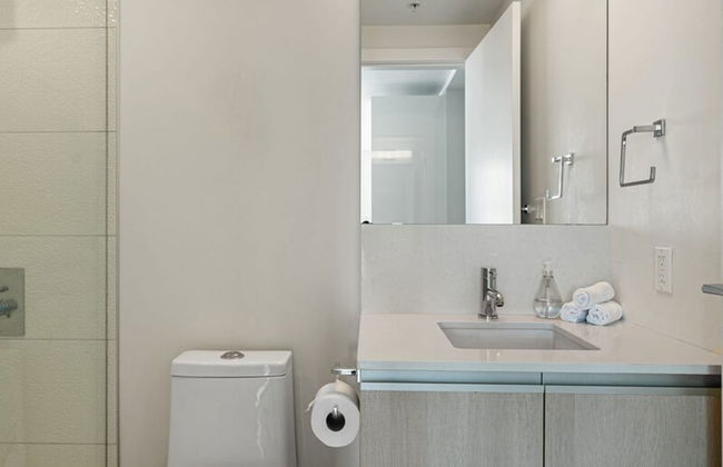 DT Upscale Corner Unit Tower Views Free Parking - Foto 19