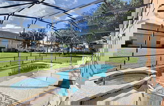 Foto 2 - Emerald Island Resort 4 bed 3 Bath With Pool spa