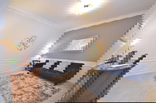 Foto 25 - Beautiful Modern Condo, Near Parks-2012