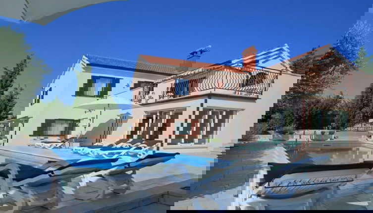 Foto 1 - Villa Rosy Comfortable Holiday Residence