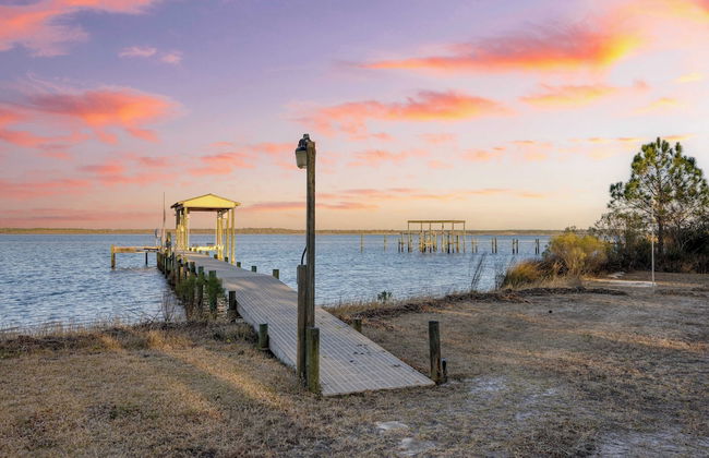 Blackwater Bay Hideaway by Avantstay Waterfront, Pool, Dock, Hot Tub - Foto 40