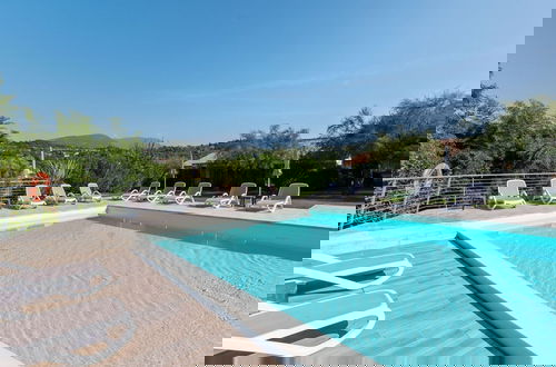 Foto 12 - Comfortable Apartment in Garda With Swimming Pool