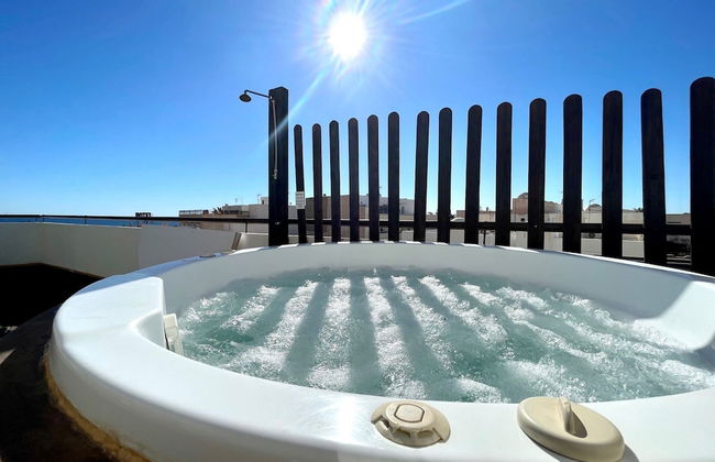 Belvilla by OYO Atico con Jacuzzi en Carboneras - Foto 1