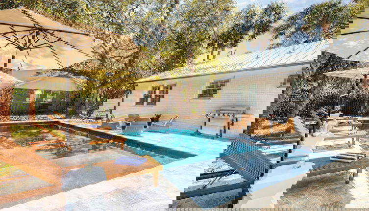 Foto 1 - Sawyer by Avantstay Stunning Isle Of Palms Home w/ Pool!