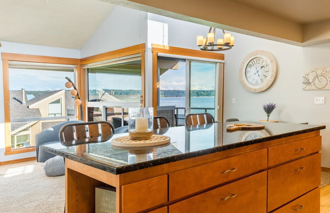 Coastal Chic Beach Condo by Avantstay Balcony - Foto 27