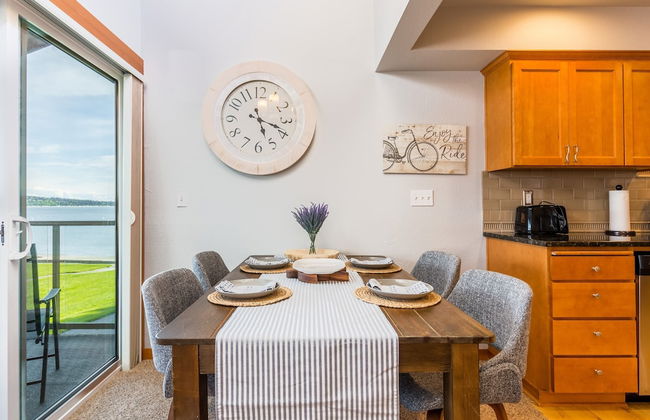 Coastal Chic Beach Condo by Avantstay Balcony - Foto 26