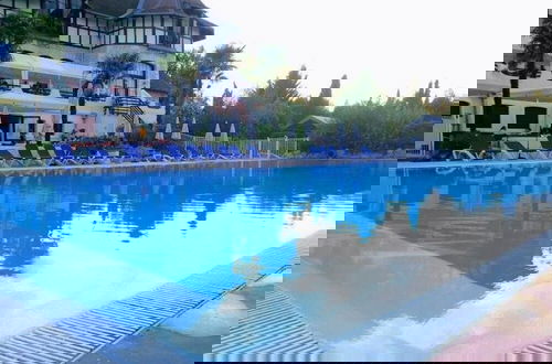 Foto 19 - Beautiful Holiday Home With 2 Pools