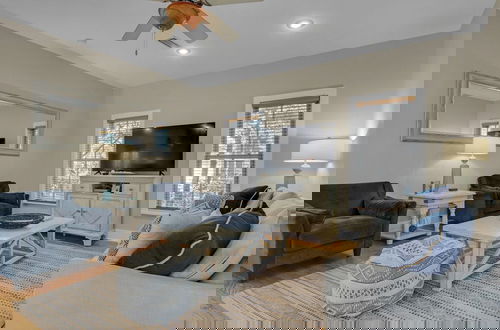 Foto 1 - Minutes to Beach + Community Pool; Modern Seacrest Beach Cottage