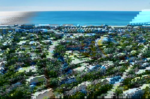 Foto 65 - Minutes to Beach + Community Pool; Modern Seacrest Beach Cottage