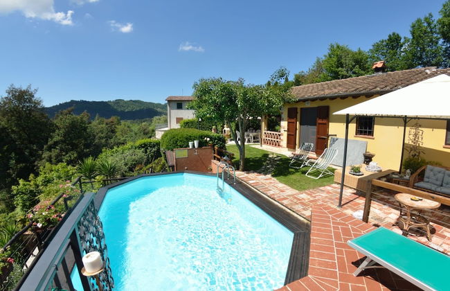Holiday Home in Pescaglia Near Tuscan Beaches - Foto 1