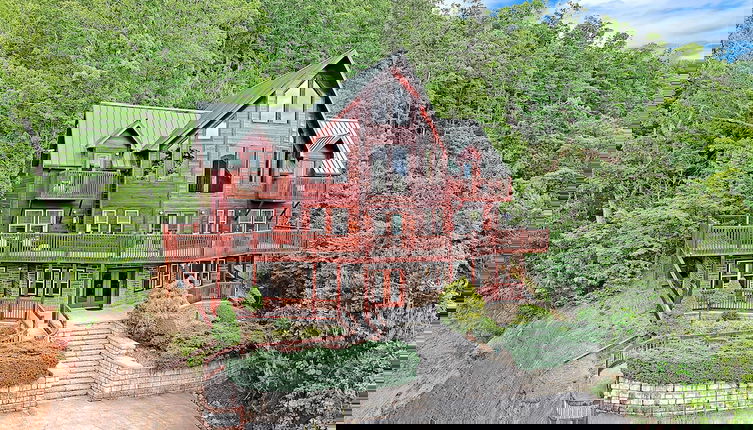Photo 1 - Scarlet Lodge by Avantstay Game Room + Views