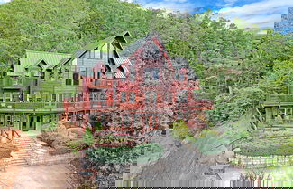 Foto 1 - Scarlet Lodge by Avantstay Game Room + Views