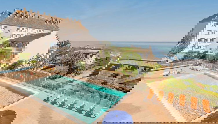 Photo 1 - Spacious Apartment With Pool and sea View