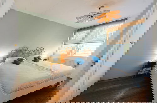 Foto 4 - Holiday Bungalow With a Nice Light Appearance at 1.5 km From the Beach