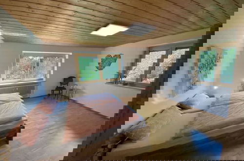 Foto 2 - Appealing Apartment Near Lake