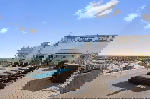 Foto 1 - Elegant Condos in NOLA with Rooftop Pool