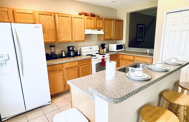 Lakeside Community, Pools, and More! - Foto 2