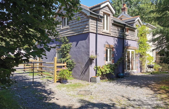 Countryside Cottage Retreat at Ty'r Cwm Farm - Foto 1