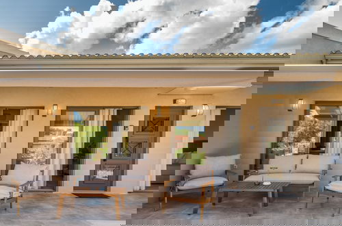 Foto 16 - Phos Elegant Residences by Konnect, 400m to the beach