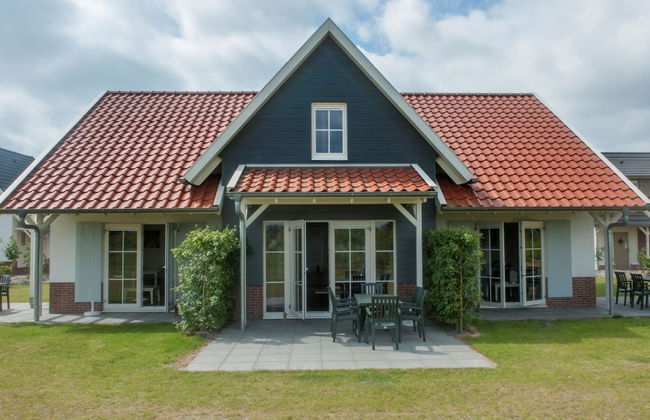 Luxurious Detached Villa With Washer, in De Maasduinen Area - Foto 1