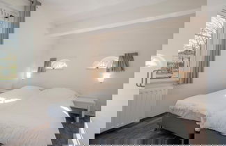 Foto 2 - Restyled Villa With Dishwasher, Near the Beach