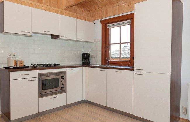 Wooden Chalet With Terrace and Microwave - Foto 4