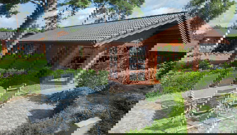Foto 1 - Wooden Chalet With Terrace and Microwave