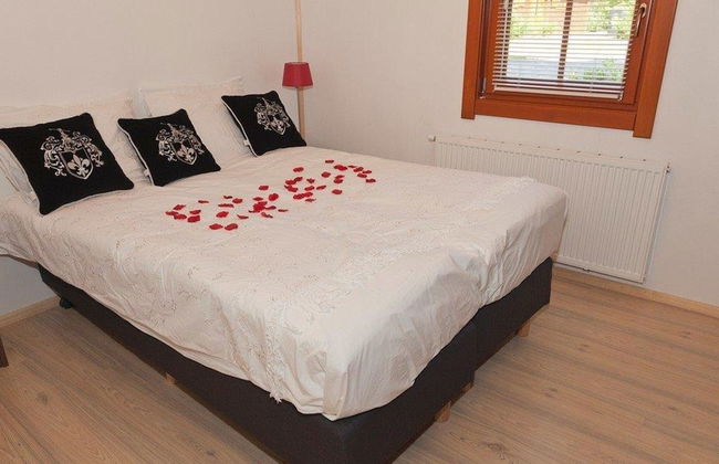 Wooden Chalet With Terrace and Microwave - Foto 3