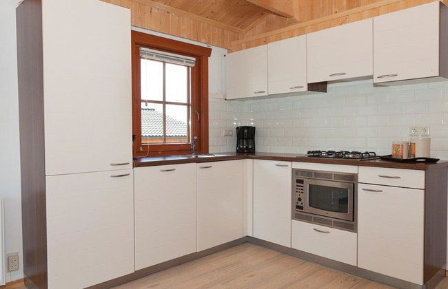 Wooden Chalet With Terrace and Microwave - Foto 5
