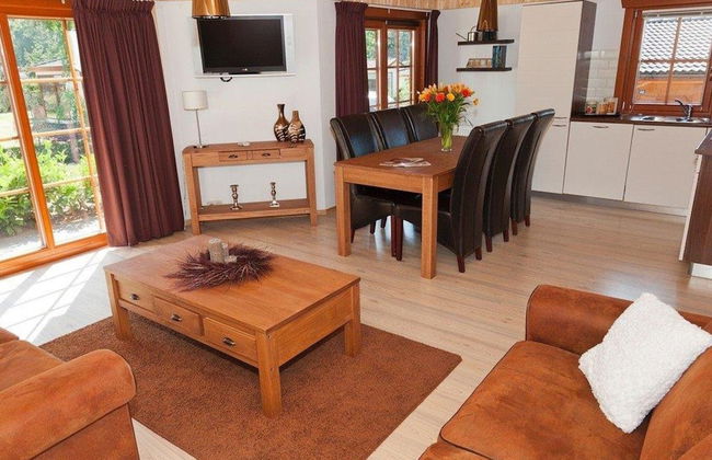 Wooden Chalet With Terrace and Microwave - Foto 7