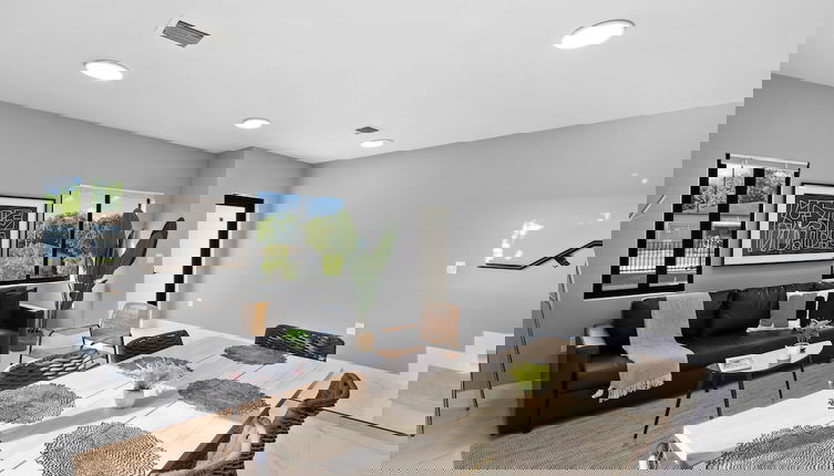 Foto 1 - Modern 4-BR House with Free Parking