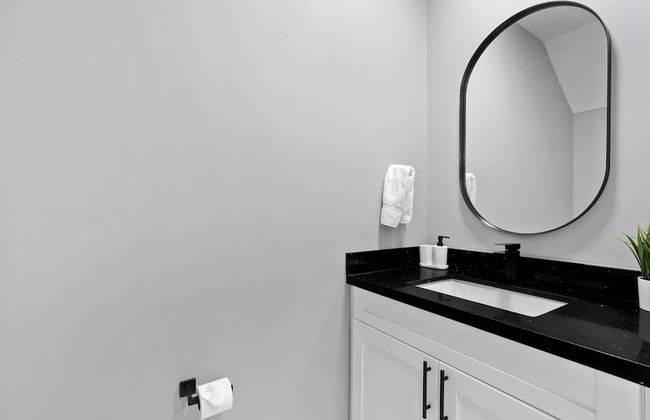Modern 4-BR House with Free Parking - Foto 21