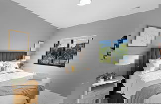 Photo 3 - Modern 4-BR House with Free Parking