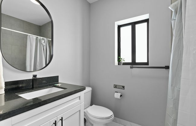 Modern 4-BR House with Free Parking - Foto 22