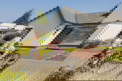 Foto 13 - Detached Single Story Holiday Home Near the Sea