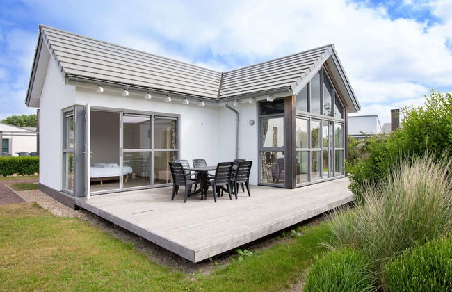 Detached Single Story Holiday Home Near the Sea - Foto 1