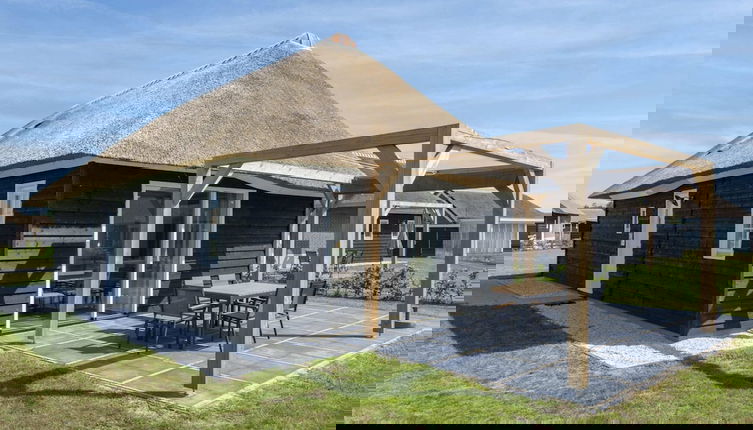 Foto 1 - Thatched Villa in a Holiday Park