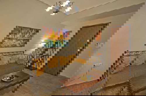 Photo 10 - Ellie s Home in Moschato