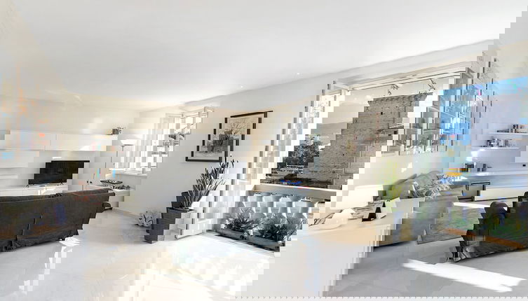 Foto 1 - Life & View Luxury Apartment