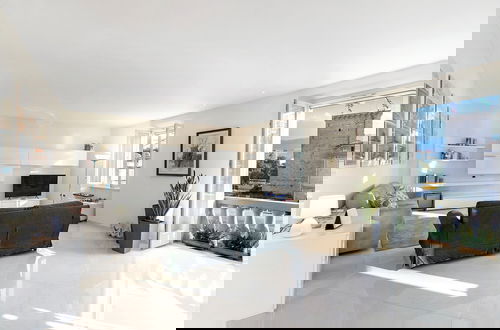 Foto 1 - Life & View Luxury Apartment