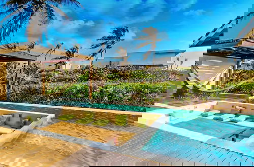 Foto 29 - Luxury and Mordern Beachfront Condo by BT Homes