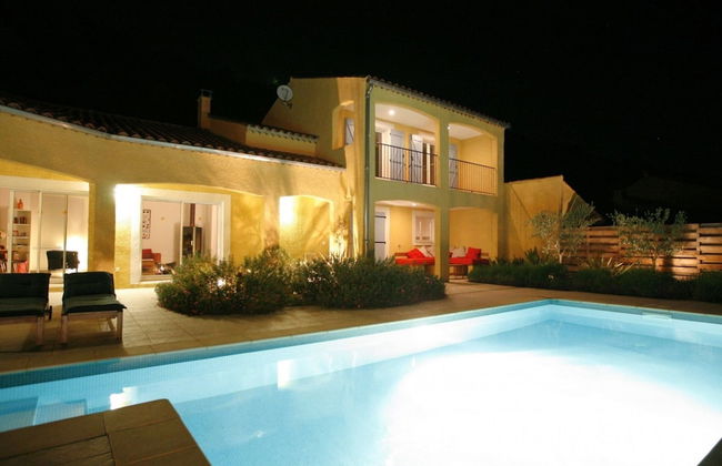 Peaceful Villa With Pool & Views - Photo 19