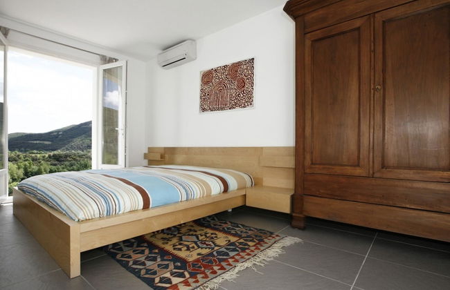 Peaceful Villa With Pool & Views - Photo 2