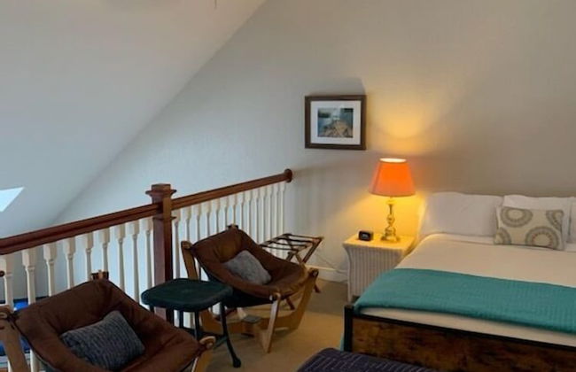 Unit 207 2 Bdrm/ 2 BA - Photo 4