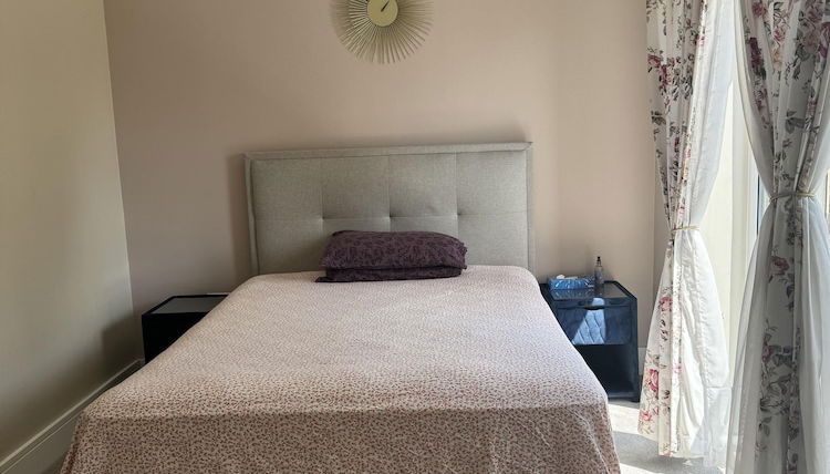Foto 1 - Luxurious 2 Bedroom Apartment in Reading